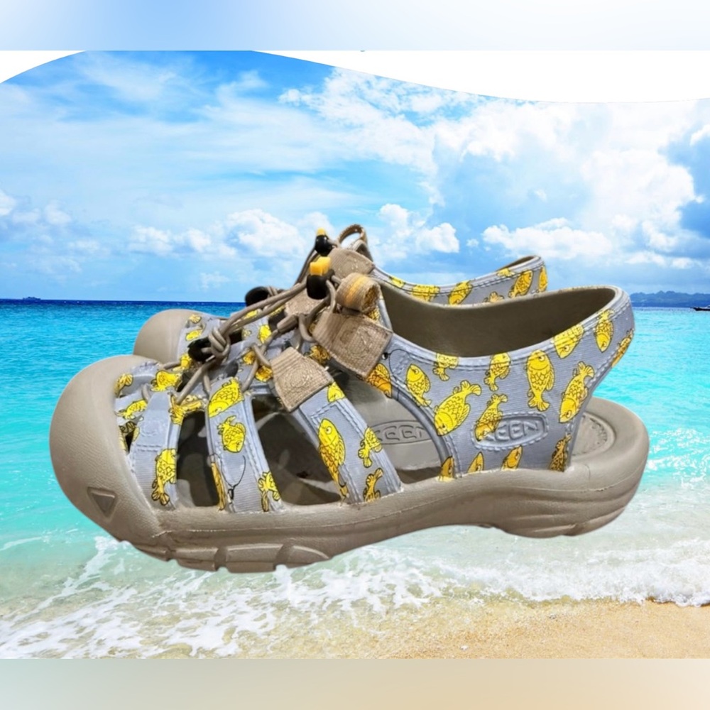 KEEN Sunport Kids Size 6 Blue Yellow Fish Waterproof Outdoor Sandals